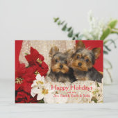 Het "puppy" van Yorkie met Poinsettia Feestdagenkaart (Staand voorkant)