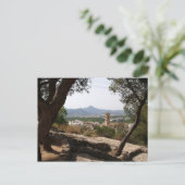 Het raam door de bomen. briefkaart (Staand voorkant)