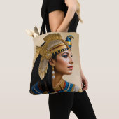 "Het Realisme van Cleopatra VII: een portret" Tote Bag (Dichtbij)
