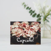 Het rode briefkaart van Cupcake van het Fluweel (Staand voorkant)
