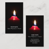 Het rode kaarslicht verlicht het donker visitekaartje (Voorkant / Achterkant)