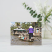 Het roeien van een boot in Mekong Delta, Vietnam Briefkaart (Staand voorkant)