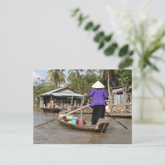 Het roeien van een boot in Mekong Delta, Vietnam Briefkaart (Staand voorkant)