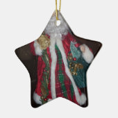 Het Royal Plaid Santa Collectie. Keramisch Ornament (Links)