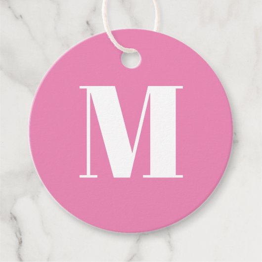 Het roze geschenk van het initiaal monogram aanpas bedankjes labels (Voorkant)