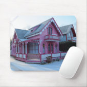 Het Roze Huis in Snow - Martha's wijntuin Muismat (Met muis)