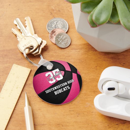 het roze zwarte sportbasketbalteam van het meisje sleutelhanger (Bureau)