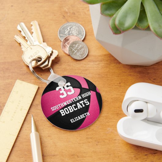 het roze zwarte sportbasketbalteam van het meisje sleutelhanger (Bureau)