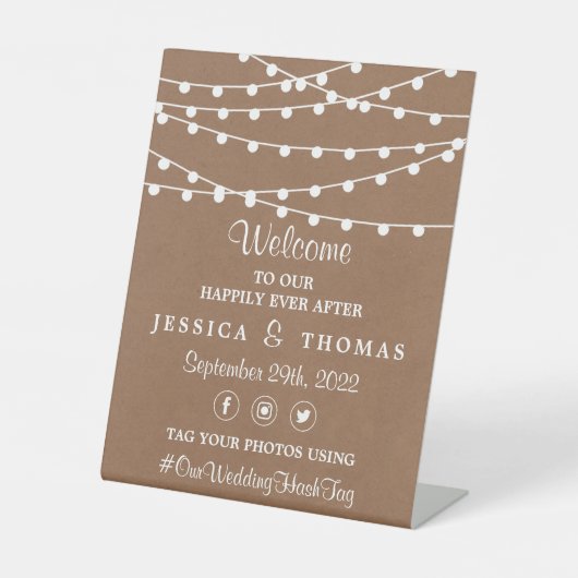 Het Rustic Kraft String Lights Wedding Collectie Reclamebord Met Voetstuk (Voorkant)