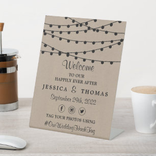 Het Rustic Kraft String Lights Wedding Collectie Reclamebord Met Voetstuk