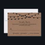 Het Rustic Kraft String Lights Wedding Collectie RSVP Kaartje<br><div class="desc">Eenvoudig, maar elegant, de snaarlichten op het rustic Kraft bruiloft collectie zijn een verbluffend ontwerp met mooie witte hangende touwlichten op een Kraft effect achtergrond, die perfect is voor elke rustige bruiloft. Deze RSVP-kaarten kunnen voor uw speciale gelegenheid worden gepersonaliseerd en maken de perfecte antwoordkaart voor uw bruiloft, vrijgezellenfeest, verlovingsfeest,...</div>