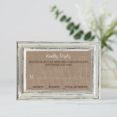 Het Rustic White Lijst & Burlap Wedding Collectie RSVP Kaartje (Staand voorkant)