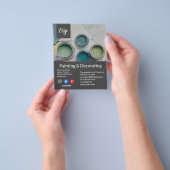 Het schilderen en het verfraaien van bedrijvenflye flyer (Hand)