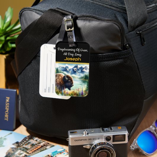 Het serene landschap verkennen met bizons bagagelabel (Voorkant & Achterkant)