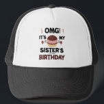 Het Shirt van Birthday Party Birthday Trucker Pet<br><div class="desc">Omg zijn mijn zusters Birthday Party Funny Sisters Birthday Gift</div>