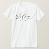 Het Shirt Wifey Cute Script Pas getrouwd (Design voorkant)