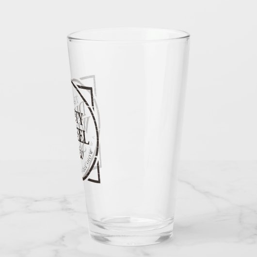 Het Show van de Dusty Wheel Podcast Logo Bar Glas (Links)