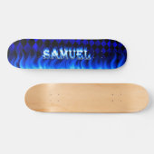 Het skateboard van Samuel blauw vuur en vlammenont (Horizontaal)