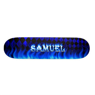 Het skateboard van Samuel blauw vuur en vlammenont