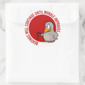 Het slaan zal doorgaan tot het moreel verbetert ronde sticker (Tas)