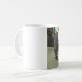 het slaan zal doorgaan tot moraal verbetert koffiemok (Voorkant links)