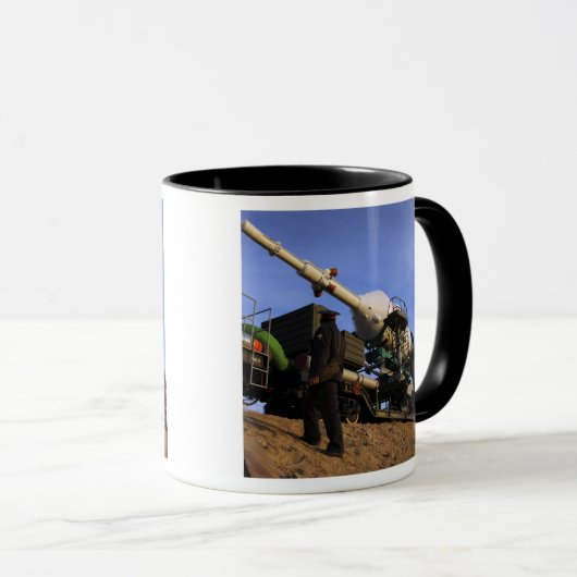 Het Sojoez TMA-13 ruimtevaartuig 3 Mok (Voorkant rechts)