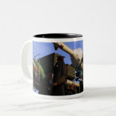 Het Sojoez TMA-13 ruimtevaartuig 3 Tweekleurige Koffiemok (Voorkant links)