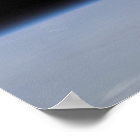 Het Soyuz TMA-11-ruimtevaartuig boven het aardoppe Poster (Hoek)