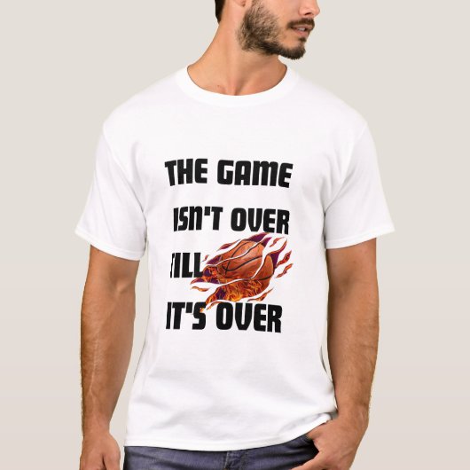 Het spel is pas afgelopen als het voorbij is - Mot T-shirt (Voorkant)