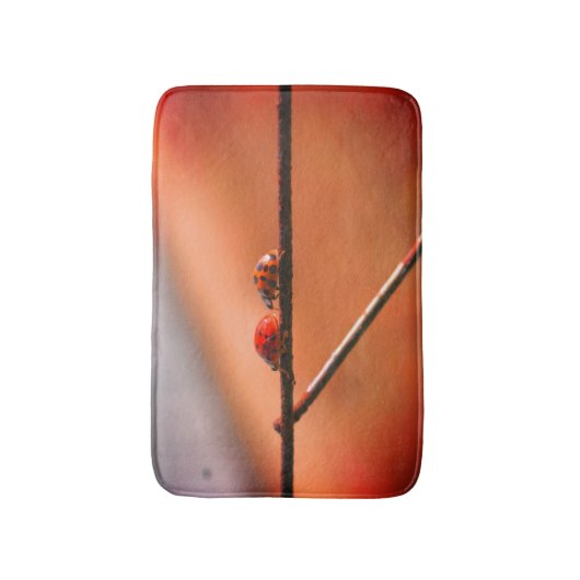 Het spel Ladybugs volgt de Leider dicht Badmat (Voorkant Verticaal)