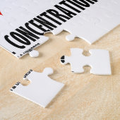 Het spel van brug eist totale concentratie legpuzzel (Zijkant)