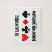 Het spel van brug eist totale concentratie legpuzzel (Verticaal)