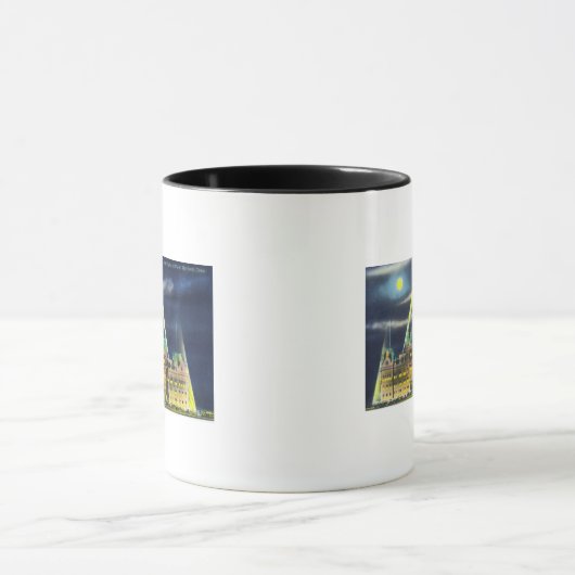 Het Staatskapitolgebouw te nacht Mok (Midden)