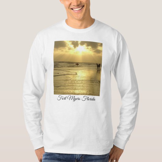 Het strand bij Sunset T-Shirt (Voorkant)