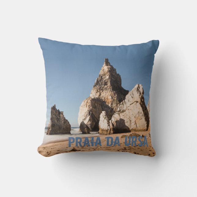 Het strand Praia da Ursa in Portugal cadeau Kussen (Voorkant)