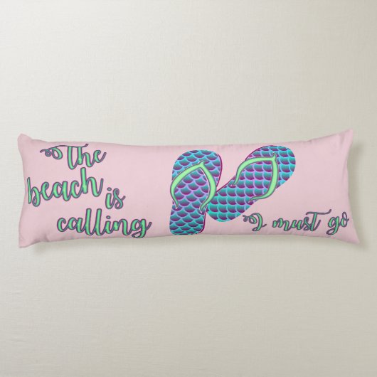 Het strand roept met zeemeerminnen Teenslippers Lichaamskussen (Achterkant)