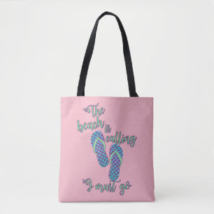 Het strand roept met zeemeerminnen Teenslippers Tote Bag