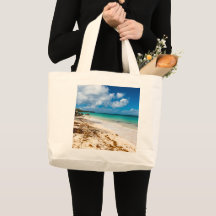 Het strand van Anse Canot op Marie-Galante