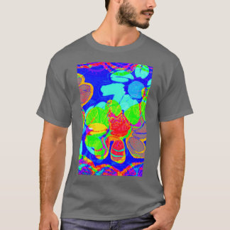 Het strand van Barcelona en de kleurrijke trippy v T-shirt