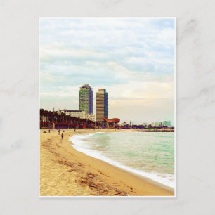 Het strand van Barcelona op zonsondergang Briefkaart