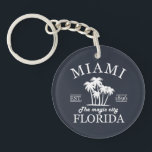 Het strand van Miami City in Florida Sleutelhanger<br><div class="desc">Begin met je fantastische reis naar Miami City - Florida met dit originele grafische ontwerp dat een perfect cadeauidee is voor mannen en vrouwen om te surven en van de geweldige stad te genieten. Je staat op het punt een aantal van de beste en meest significante steden in Zuid-Florida Amerika...</div>