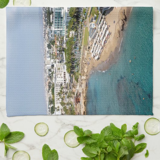 Het strand van Paphos SODAP en het Amavi Hotel Theedoek (Gevouwen)