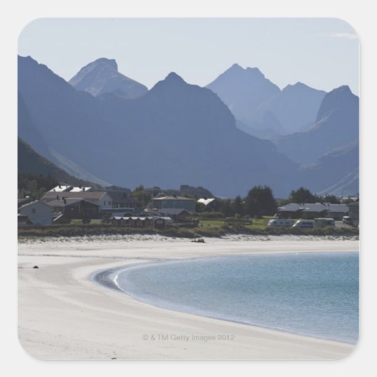 Het strand van Ramberg is beroemd om zijn witte 2 Vierkante Sticker (Voorkant)