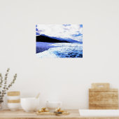 Het strand van Twilight in schaduwen van blauw Poster (Keuken)