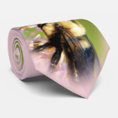 het Stropdas Roze bij, (Opgerold)