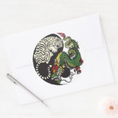 het symbool van de groene draak en de witte tijger ronde sticker (Envelop)