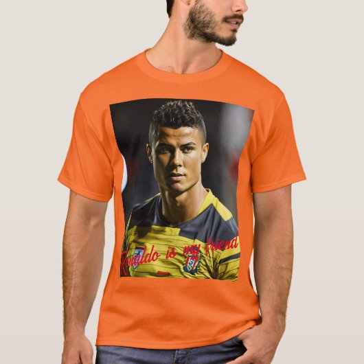 Het T-shirt heeft een oranje kleur. (Voorkant)