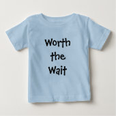 Het T-shirt met wachtende Baby/Toddler waard (Voorkant)