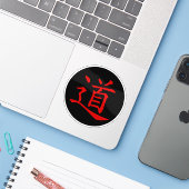 Het Tao- of Dao-symbool (rood op zwart) Sticker (Laptop met iPhone)