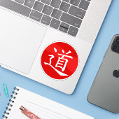 Het Tao- of Dao-symbool (wit op rood) Sticker (Laptop met iPhone)